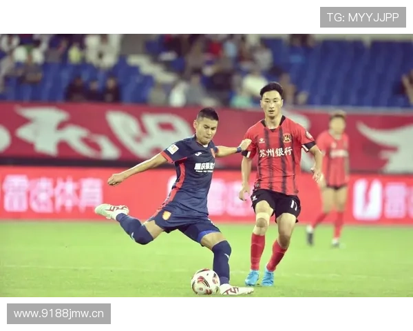 中甲联赛精彩纷呈 各队争夺激烈 上演顶级赛事角逐 - 副本 (3)